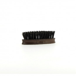 Brosse à barbe compacte en bois de hêtre et poils de sanglier Brosse à barbe compacte en bois de hêtre et poils de sanglier